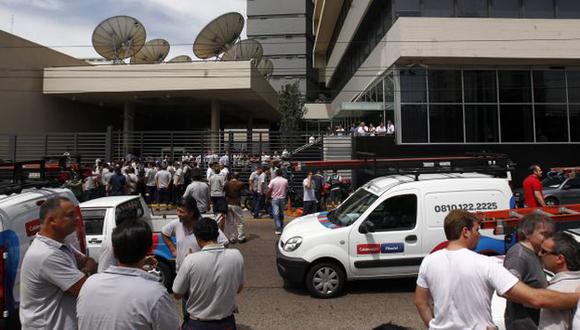 INTERVENCIÓN. El martes, la Policía militarizada allanó las instalaciones de Cablevisión en Buenos Aires. (Reuters)