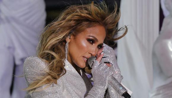 Jennifer Lopez mostró su osado look a través de sus redes sociales. (Foto: Gary Hershorn / POOL / AFP)