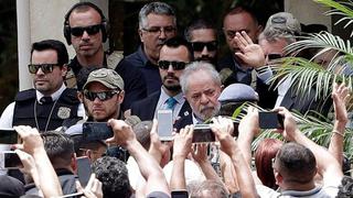 Lula da Silva participa en funeral de su nieto e inicia viaje de regreso a prisión | FOTOS