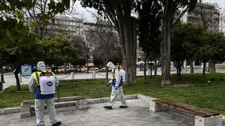 Grecia pide a ministros y diputados que cedan la mitad de sus salarios para lucha contra pandemia
