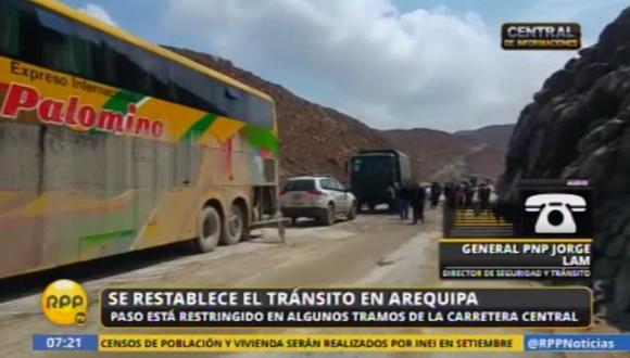 La carretera Arequipa-Uchumayo se restableció luego de permanecer bloqueada por dos días producto de las lluvias en la región.