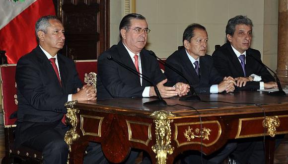 Primer ministro Óscar Valdés anunció la decisión del Ejecutivo. (Andina)