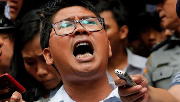 El periodista de Reuters Wa Lone se va después de escuchar el veredicto en la corte de Insein en Yangon, Birmania. (Foto: Reuters)