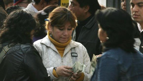 DEVALUADO. Dólar está en su nivel más bajo en 15 años. (Luis Gonzáles)