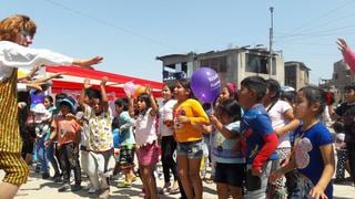 Por un futuro feliz: Niños del cerro El Pino ya celebraron la Navidad [FOTOS]