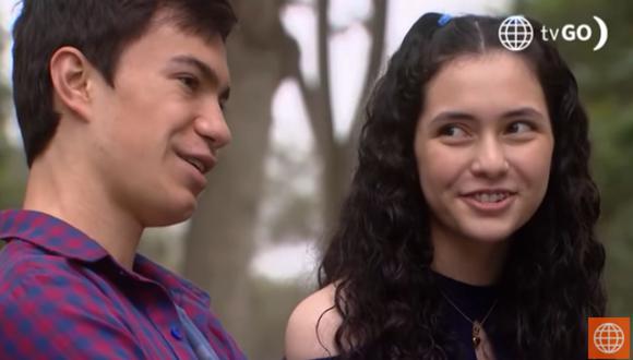 Pedrito y Alicia son muy buenos amigos, aunque la adolescente lo ve con otros ojos se conforma con ser su "incondicional" en "De vuelta al barrio" (Foto: América TV)