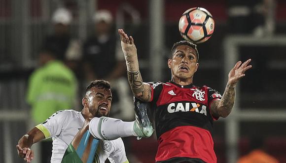 Paolo Guerrero ingresó en el complemento, tras el gol de Fluminense. (EFE)