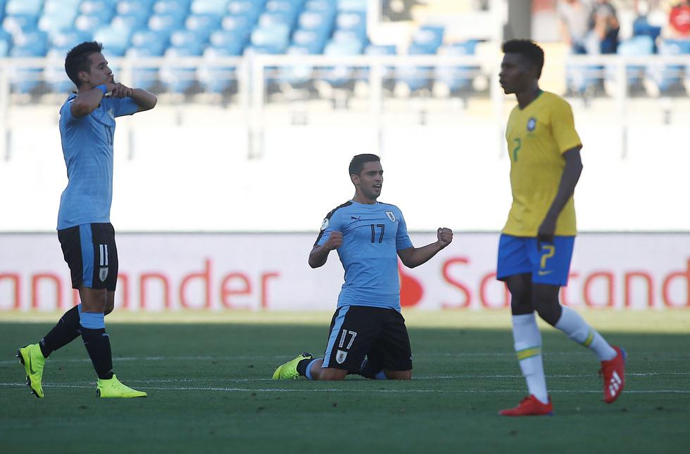 Brasil perdió 3-2 contra Uruguay por el hexagonal final del Sudamericano Sub 20 de Chile. (AFP)