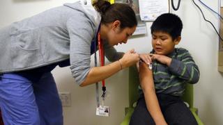 Se aplicaron más de 600 mil vacunas contra el sarampión tras su rebrote