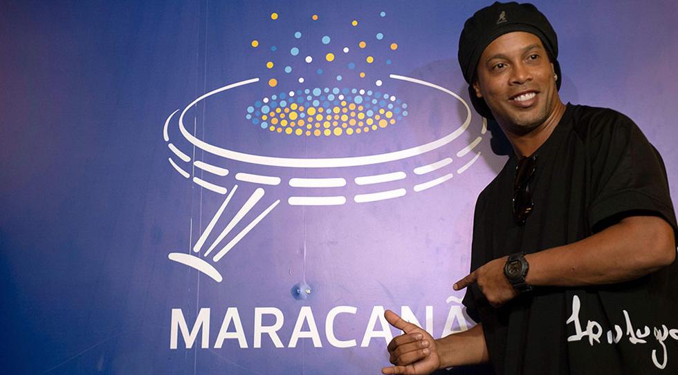 Ronaldinho recibió un homenaje en el Maracaná. (Foto: AFP)