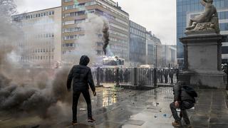 Bélgica: violentos enfrentamientos durante protesta por restricciones contra el COVID-19