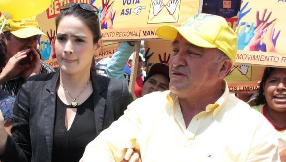 Alcalde de Chiclayo, Roberto Torres, no asiste a juicio pero sí hace campaña junto a su pareja, Katiuska del Castillo. (Perú21)