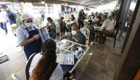 “Hay restaurantes que lograrán recuperarse un poco y llegar al 30% de sus ventas y otros quizás superen el 50%", dijo Ahora Perú. (Foto: Jorge Cerdán / GEC)