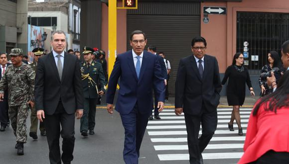El presidente Martín Vizcarra acompañó a Salvador del Solar y Vicente Zeballos para justificar la ausencia del Ejecutivo en el debate. (Foto: Alessandro Currarino / GEC)