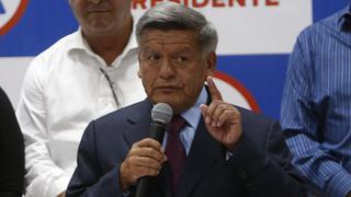 César Acuña presentó recurso extraordinario para seguir en la contienda electoral
