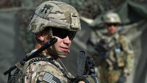 “Estoy aquí para anunciar la culminación de nuestra retirada de Afganistán y el fin de la misión para evacuar a ciudadanos estadounidenses, nacionales de terceros países y afganos vulnerables”, comenzó el general  Frank McKenzie. (Foto:  WAKIL KOHSAR / AFP)