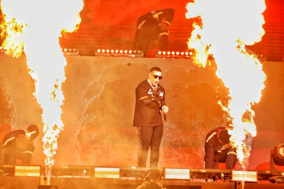 El ‘rey del reggaetón’ Daddy Yankee se presentó este 18 de octubre en el Estadio Nacional del Perú como parte de su gira de despedida “La Última Vuelta World Tour 2022″, en uno de los espectáculos más esperados del año.

FOTOS: GIANCARLO AVILA / @PHOTO.GEC