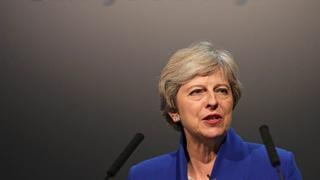 Debate sobre liderazgo conservador irrita a Theresa May