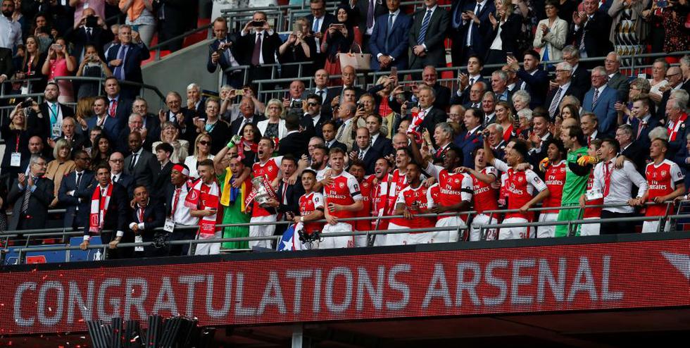 Arsenal venció 2-1 a Chelsea por la final de la FA Cup y se consagró con el título del torneo de fútbol más antiguo del mundo. (REUTERS)