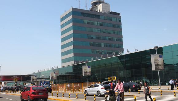 Fiscalizarán taxis que brindan servicio en el Aeropuerto Internacional Jorge Chávez. (Foto: Andina)