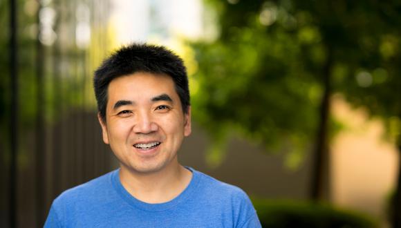 Eric Yuan, director ejecutivo de Zoom. (Foto: Thrive Global)