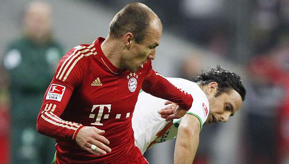 Robben fue más que Pizarro en el duelo de hoy. (AP)