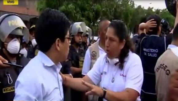 Ministra del Ambiente calma a vecino afectado por aniego que reclamó "inacción" de autoridades. (Captura: RPP Noticias)