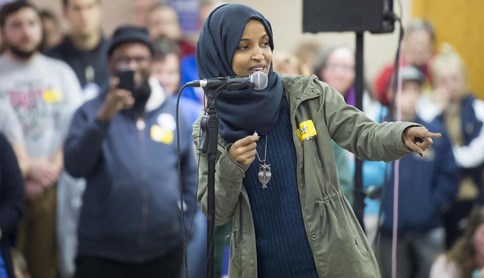 La demócrata Ilhan Omar habla durante un acto de campaña por el distrito 5 de la Cámara de los Estados Unidos en Mineápolis, Minesota. (Foto: EFE)