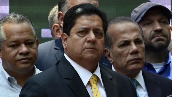 El Tribunal Supremo de Justicia abrió procesos penales contra Edgar Zambrano y otros 14 legisladores por el fallido alzamiento de una treintena de militares el pasado 30 de abril, liderados por Guaidó. (Foto: AFP)