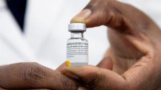Minsa afirma que contratos para comprar vacunas “se van a concretar en próximos días”