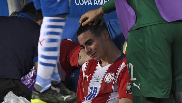 Almirón se lesionó en el primer tiempo del Uruguay vs. Paraguay. (Foto: AFP)