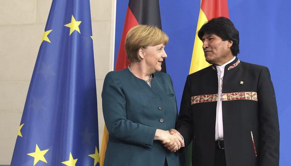Evo Morales inició su gira por Europa con una reunión con la canciller alemana Angela Merkel.