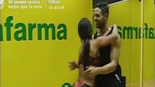 'El gran show': Los tiernos besos entre Lucas Piro y Karen Dejo [VIDEO]