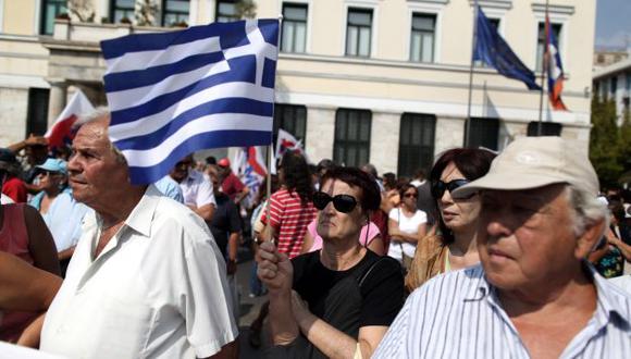 Adultos mayores son los más afectados con recortes en Grecia. (AP)