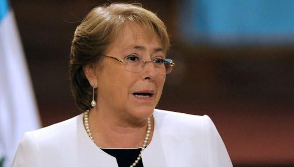 Michelle Bachelet, presidenta de Chile, pidió la renuncia a todos sus ministros. (AFP)