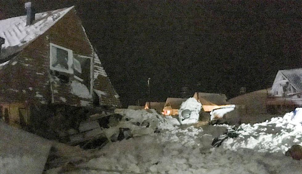 Avalancha ha dejado gran cantidad de casas destruídas. (EFE)