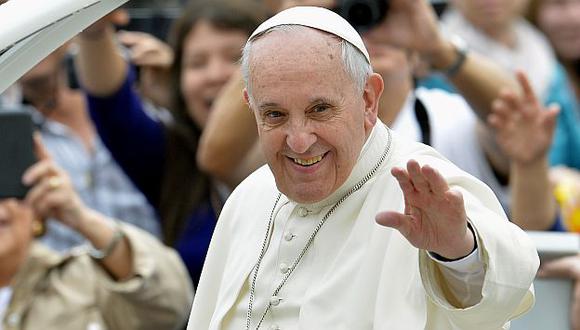 Papa Francisco autoriza a comulgar a mujer casada con un divorciado. (AFP)