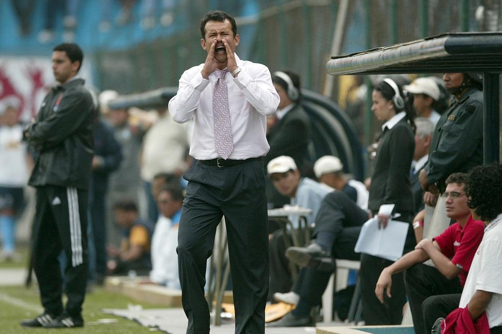 Luego de una carrera de 18 años como futbolista profesional, Juan Reynoso inició en el 2007 su etapa como entrenador. (Foto: GEC Archivo)