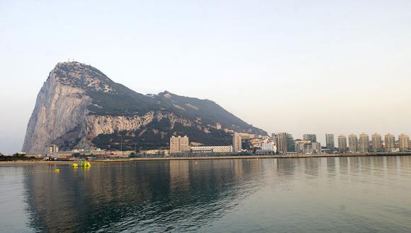 "Gibraltar es un pleno miembro de la familia del Reino Unido y eso no cambiará con nuestra salida de la UE", afirmó un portavoz de la primera ministra británica, Theresa May. (Foto: AP)