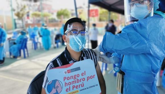 La vacunación será para los mayores de 18 años que viven en cinco provincias de Arequipa. (Foto: Geresa Arequipa)