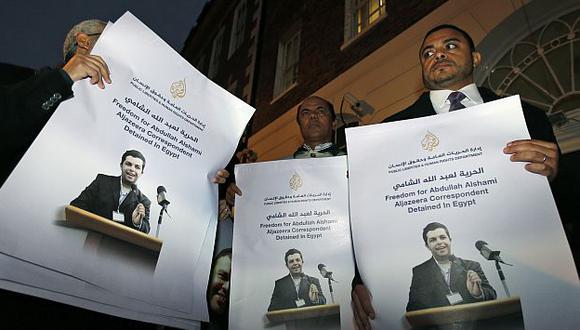 Periodistas de Al Jazeera detenidos a corte penal. (AP)