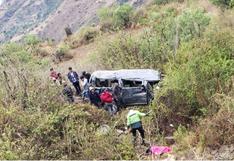 Áncash: Ocho muertos dejó la caída de una combi a un abismo en Acochaca