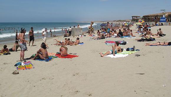 El fin de semana la temperatura llegó a los 30 grados. Muchos disfrutaron de la playa. (USI)