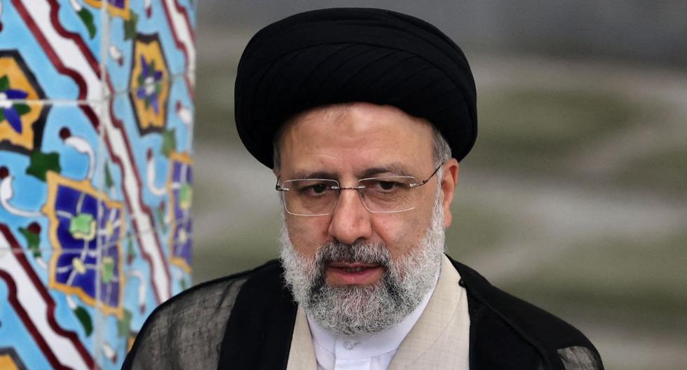 El clérigo ultraconservador iraní y candidato presidencial Ebrahim Raisi da una conferencia de prensa después de votar en las elecciones presidenciales, en un colegio electoral en la capital, Teherán, el 18 de junio de 2021. (ATTA KENARE / AFP).