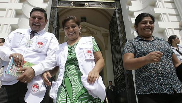 MI CHAMBA. La excongresista Nancy Obregón es una de las ‘favorecidas’ laboralmente por Abugattás. (Alberto Orbegoso)