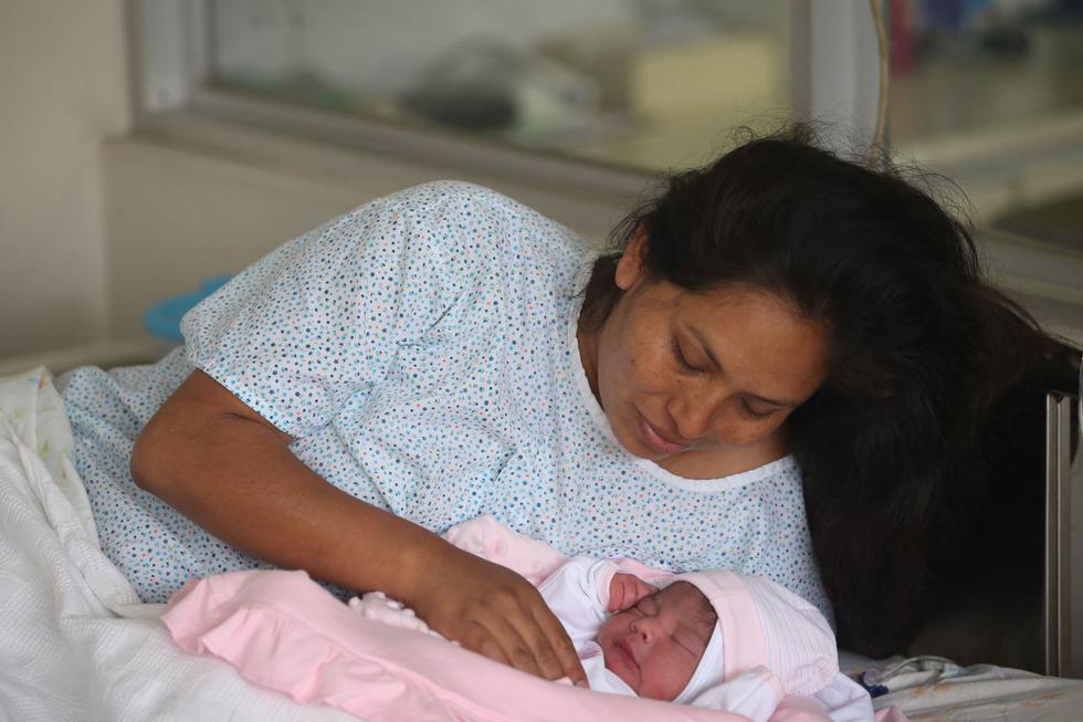 Mariángeles es la primera bebé de la Navidad que llegó al mundo por parto natural a las 02:46 horas. (Foto: Andina)