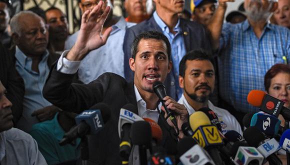 Juan Guaidó durante una conferencia de prensa después de una reunión con líderes sindicales en Caracas el 5 de marzo de 2019. (Foto: AFP)