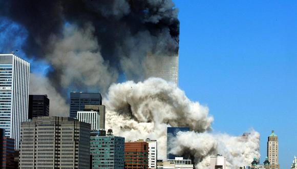 En esta foto de archivo tomada el 11 de setiembre de 2001, el humo se eleva después del colapso de la primera de las dos torres del World Trade Center en la ciudad de Nueva York. (HENNY RAY ABRAMS / AFP).