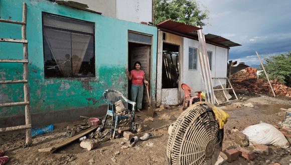 La mayoría de las casas en Íllimo, Lambayeque, son de adobe y el desborde del río La Leche ha debilitado sus estructuras. Las familias afectadas piden ayuda porque han perdido alimentos y enseres. Temen nuevas inundaciones. (Foto: GEC)