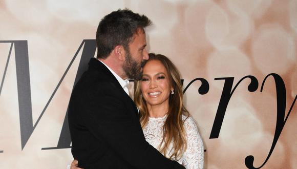 Jennifer Lopez y Ben Affleck quieren fortalecer sus lazos y saben qué hacer para no perder la magia de su relación.  (Foto: VALERIE MACON / AFP)